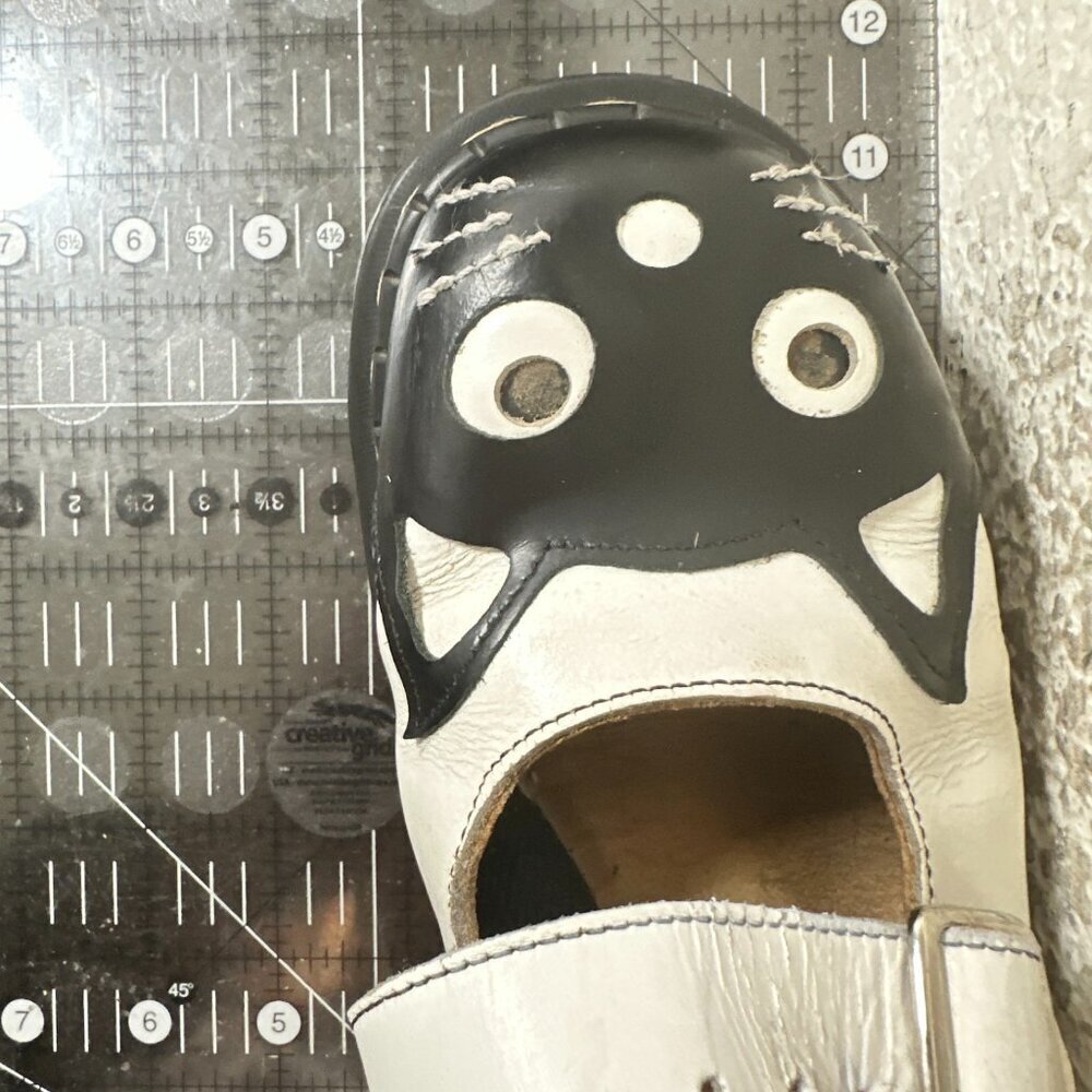 Tredair Women Size 7 White Black Kitty Leather Mary Jane Buckle Casual Shoes - Picture 11 of 11